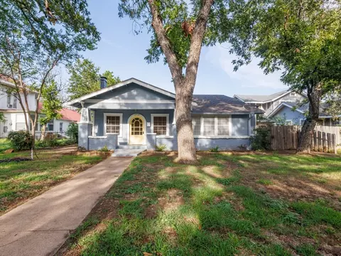 1712 Vincent St, Brownwood, TX 76801