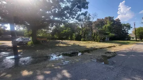 1101 Elm St, Bonham, TX 75418