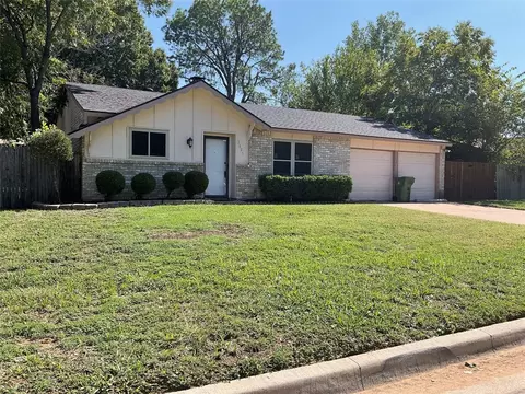 3601 Lasalle Dr, Arlington, TX 76016