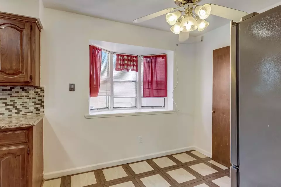  606 Reinosa Dr, Garland, TX 75043 photo 17