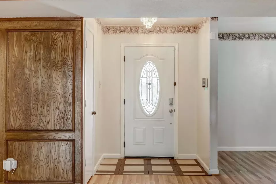  606 Reinosa Dr, Garland, TX 75043 photo 4