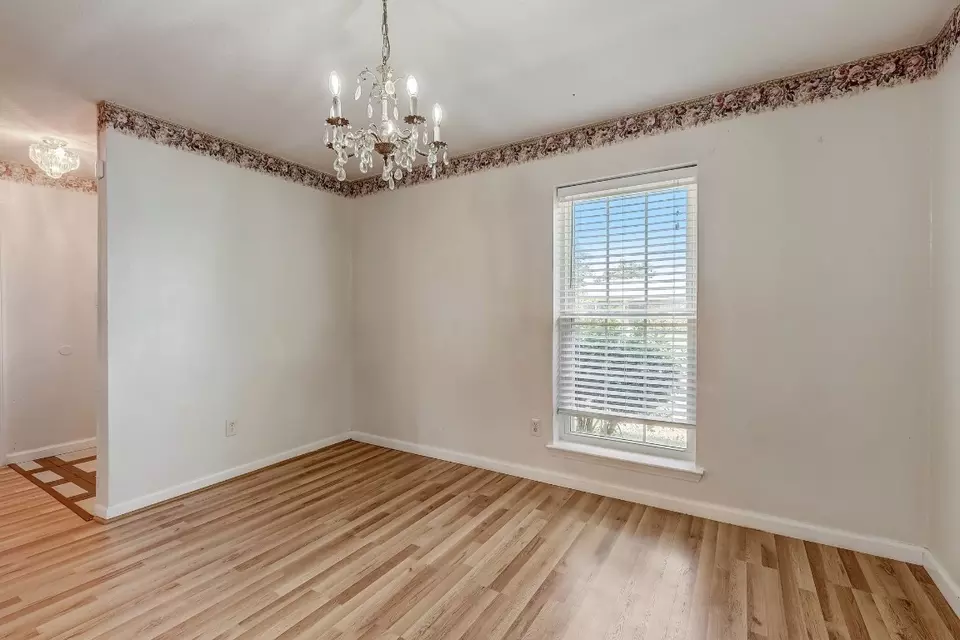  606 Reinosa Dr, Garland, TX 75043 photo 11