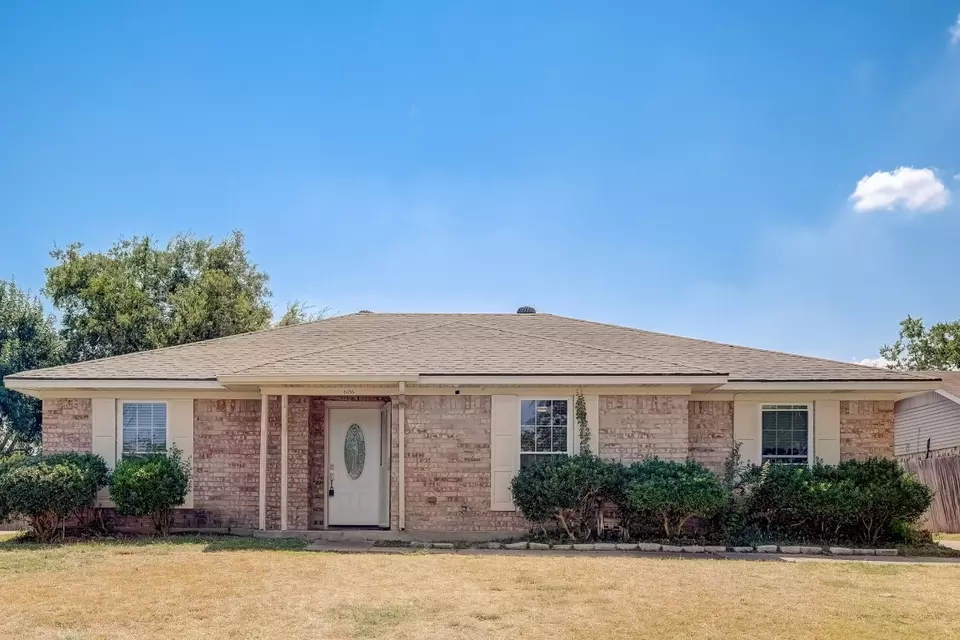  606 Reinosa Dr, Garland, TX 75043 photo 2