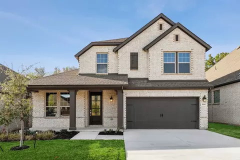 8640 Spindletop Dr, Fort Worth, TX 76120