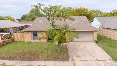 1518 Clark Trl, Grand Prairie, TX 75052