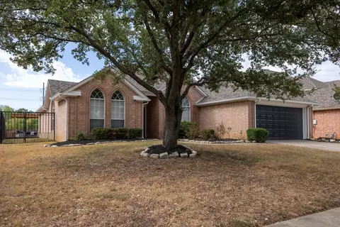 113 Pinion Dr, Euless, TX 76039