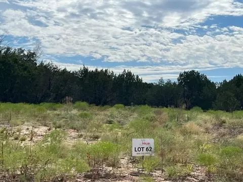 1015 Rose Ct, Granbury, TX 76070
