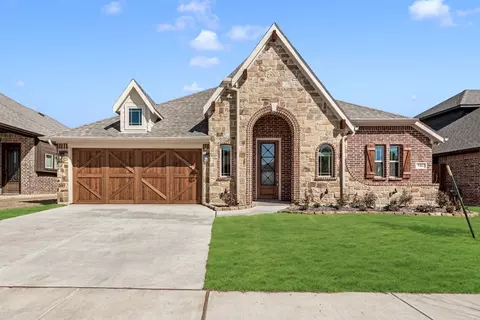 516 Joe St, Burleson, TX 76028
