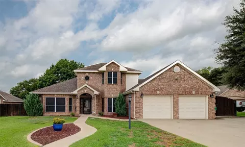 1706 Meadowbrook Ct, Decatur, TX 76234