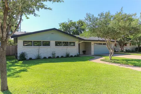 1717 Wychwood Dr, Abilene, TX 79605