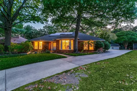 3014 Cresthaven Ct, Grapevine, TX 76051