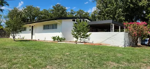 1607 Fair Oaks Dr, Irving, TX 75060