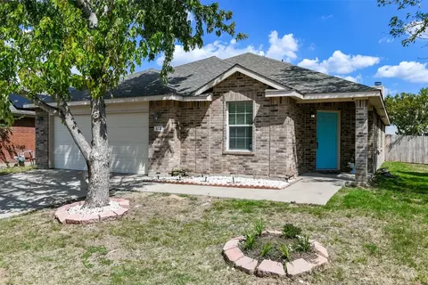 512 Paddle Dr, Crowley, TX 76036