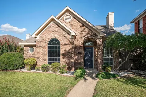 554 Raintree Cir, Coppell, TX 75019