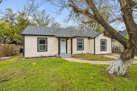 319 6th St, Grand Prairie, TX 75051