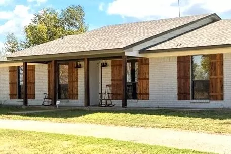 105 W Cleburne Rd, Crowley, TX 76036
