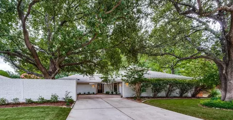 13808 Wooded Creek Dr, Farmers Branch, TX 75244