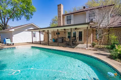 212 Colonial Cir, Athens, TX 75751