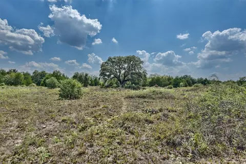2839 Schoenst Rd, Carmine, TX 78932