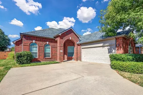 5321 Alta Loma Dr, Fort Worth, TX 76244