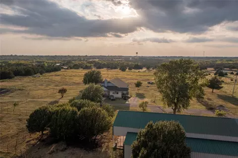 909 Cedar Ridge Ct, Farmersville, TX 75442