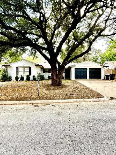 2717 Westfield Ave, Fort Worth, TX 76133