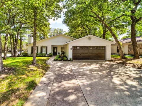 3516 Pecan Cir, Bedford, TX 76021