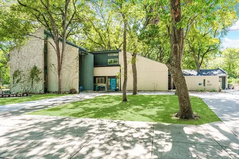 6210 Montgomery Rd, Midlothian, TX 76065