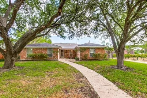 800 Scottsdale Dr, Richardson, TX 75080