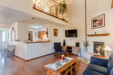 90 Morrow Dr, Bedford, TX 76021