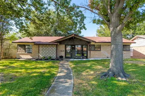2419 Viva Dr, Mesquite, TX 75150
