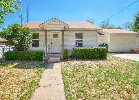 311 Washington St, Bowie, TX 76230