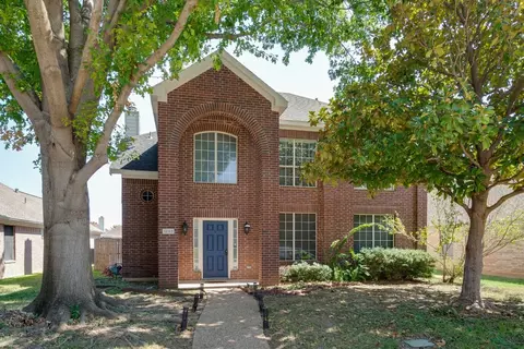 1233 Taylor Ln, Lewisville, TX 75077