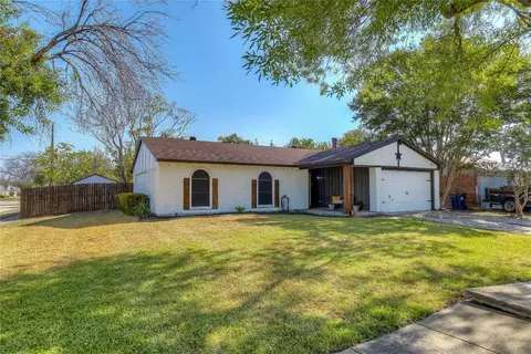 420 Forestwood Dr, Forney, TX 75126