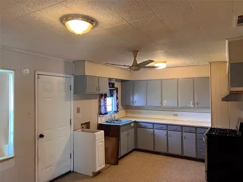 807 E Beth, Whitney, TX 76692 photo 8