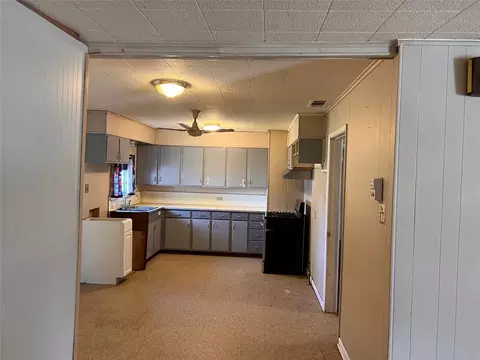 807 E Beth, Whitney, TX 76692 photo 7