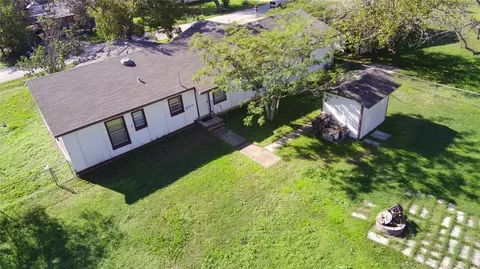 807 E Beth, Whitney, TX 76692 photo 4