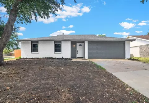 2714 Santa Anna Dr, Grand Prairie, TX 75052