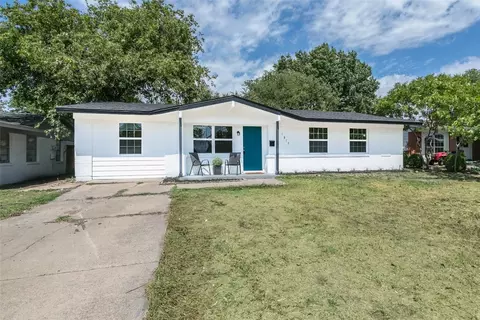 1815 School Rd, Carrollton, TX 75006