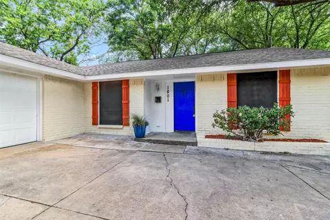 1801 Crooks Ct, Grand Prairie, TX 75051