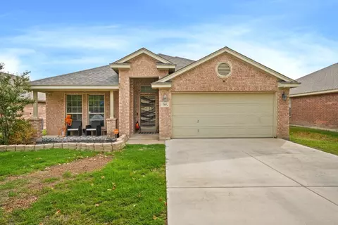261 Spring Hollow Dr, Saginaw, TX 76131
