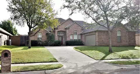 2213 Fairfax Trl, Denton, TX 76205