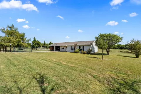 882 Shinn Cir, Farmersville, TX 75442