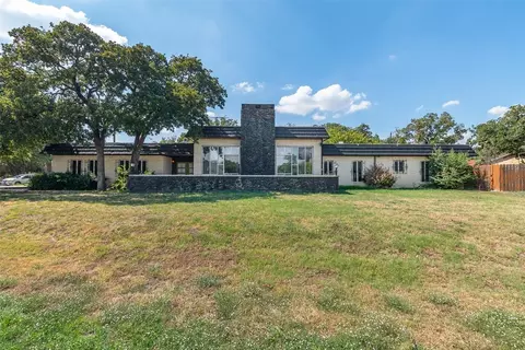 489 N Broadway St, Joshua, TX 76058