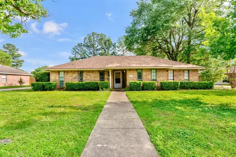 4020 Morningside Dr, Paris, TX 75462