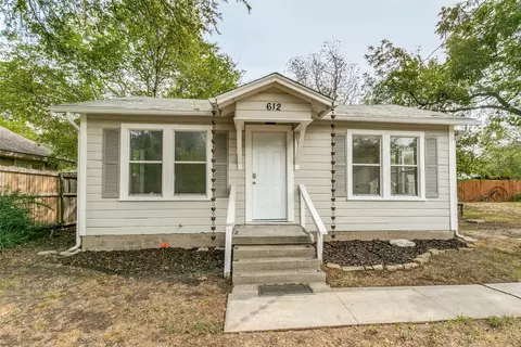 612 N Bradshaw St, Denton, TX 76209