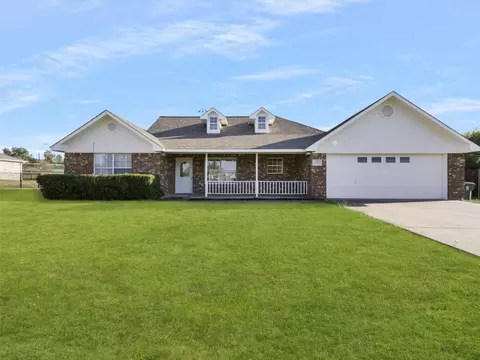 327 Preston Gln, Gunter, TX 75058