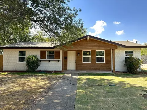 745 Pinehurst Dr, Richardson, TX 75080
