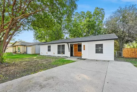 2710 Gilbert Cir, Arlington, TX 76010