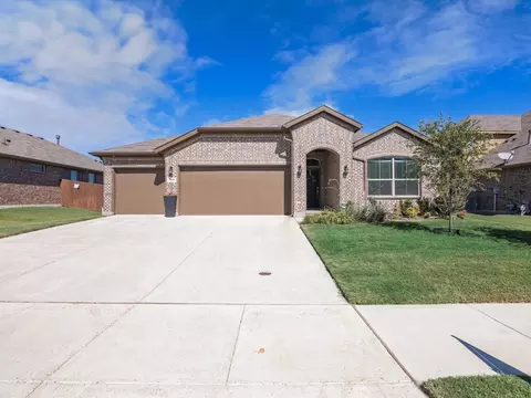 564 Camber St, Saginaw, TX 76131
